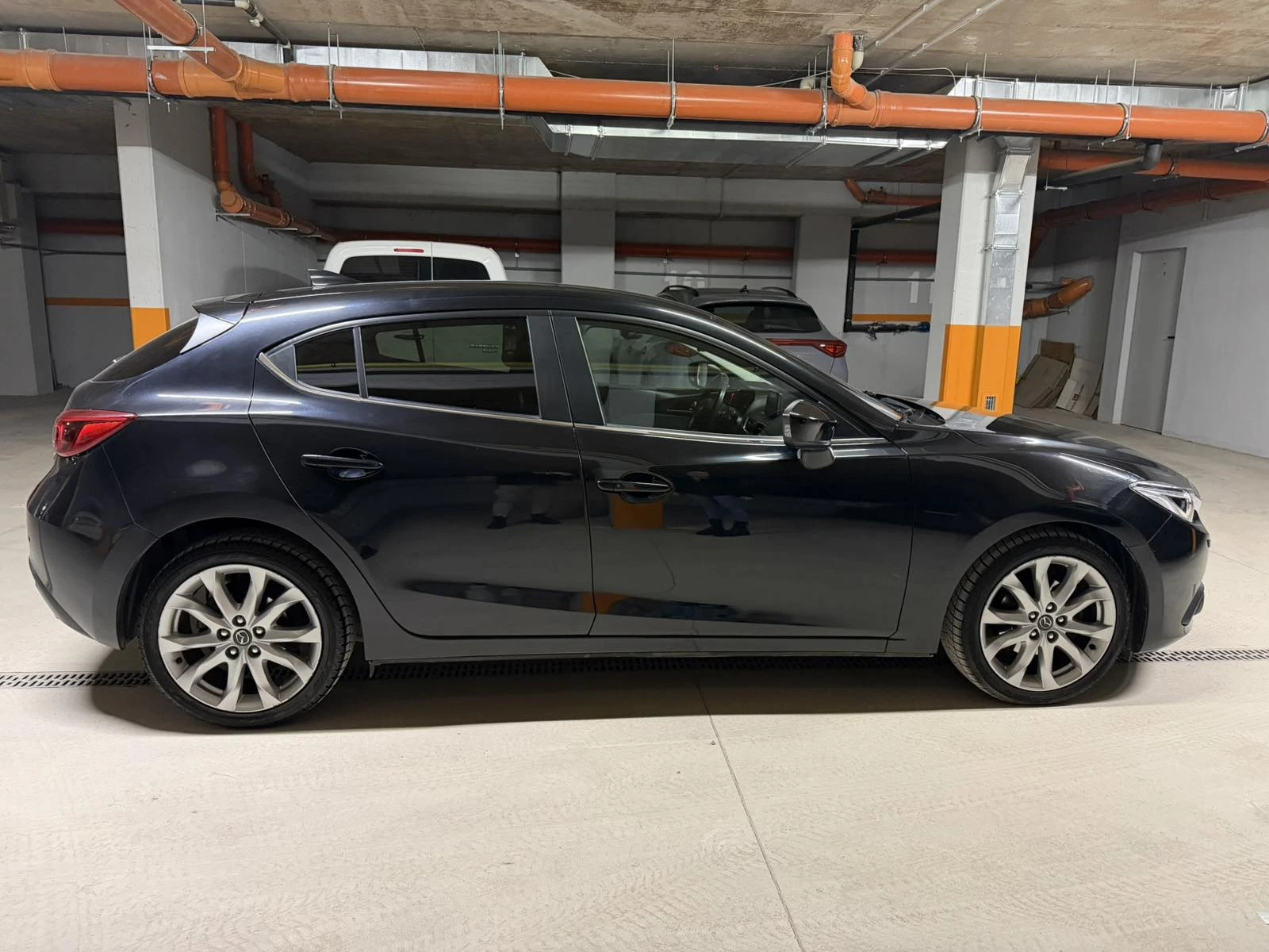 Mazda 3 1.5D, HEAD-UP, КАМЕРА, ПОДГРЕВ, BOSE , снимка 8 - Автомобили и джипове - 53692102
