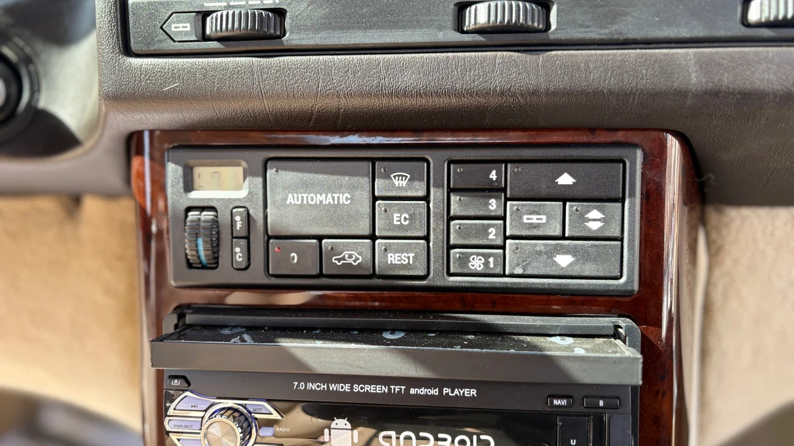 Mercedes-Benz SL 280, снимка 9 - Автомобили и джипове - 53847175