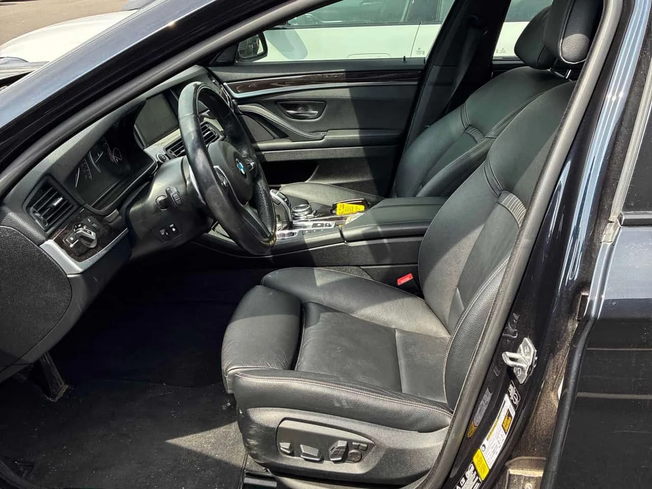 BMW 528 * xDrive * ГЛАВНО ПРЕДСТАВИТЕЛСТВО* ПАНО* КАМЕРА* , снимка 12 - Автомобили и джипове - 54164740