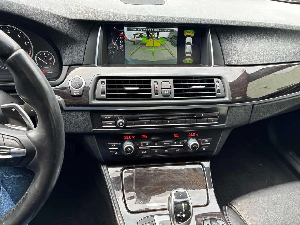 BMW 528 * xDrive * ГЛАВНО ПРЕДСТАВИТЕЛСТВО* ПАНО* КАМЕРА* , снимка 9 - Автомобили и джипове - 54164740