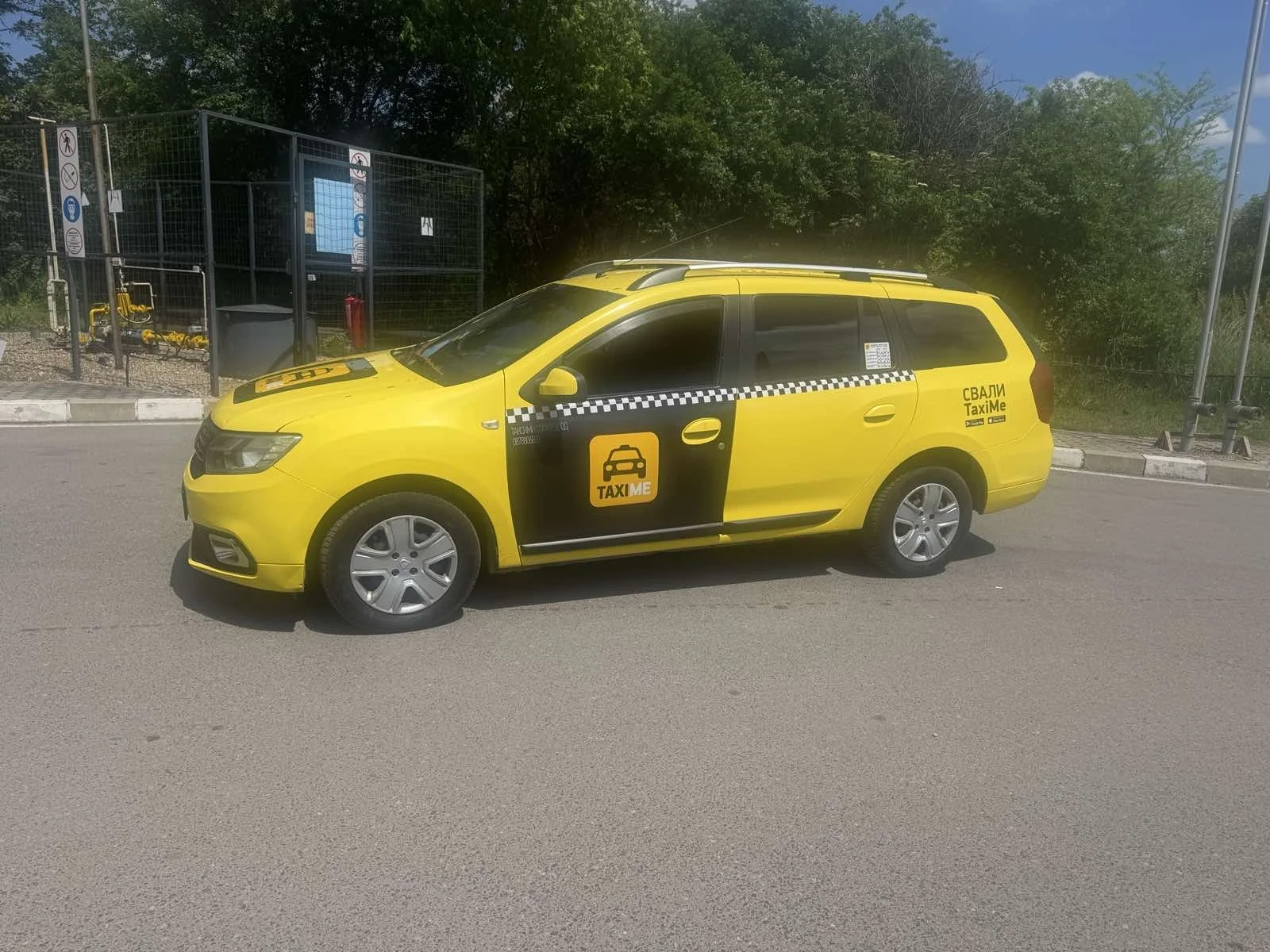 Dacia Logan 1000, снимка 3 - Автомобили и джипове - 54598901