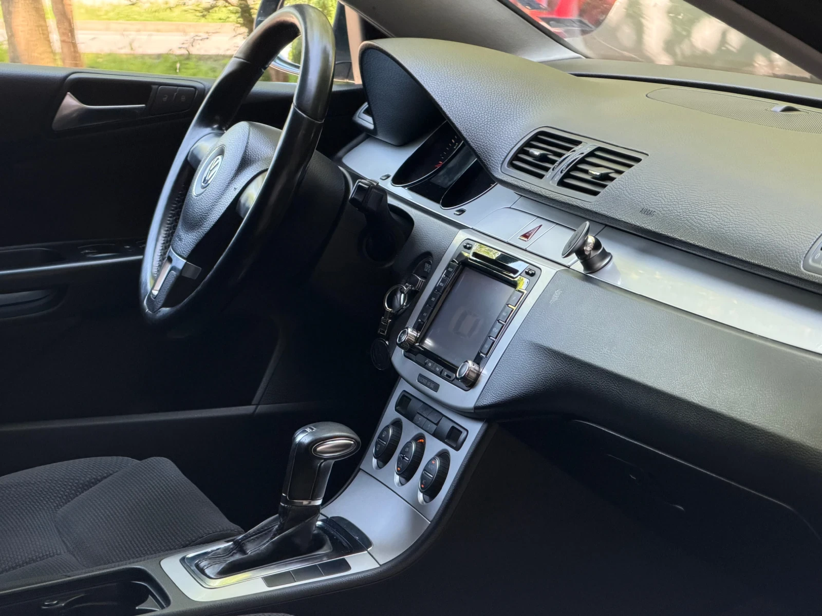 VW Passat 1.4TSI 150HP DSG, снимка 2 - Автомобили и джипове - 54853223