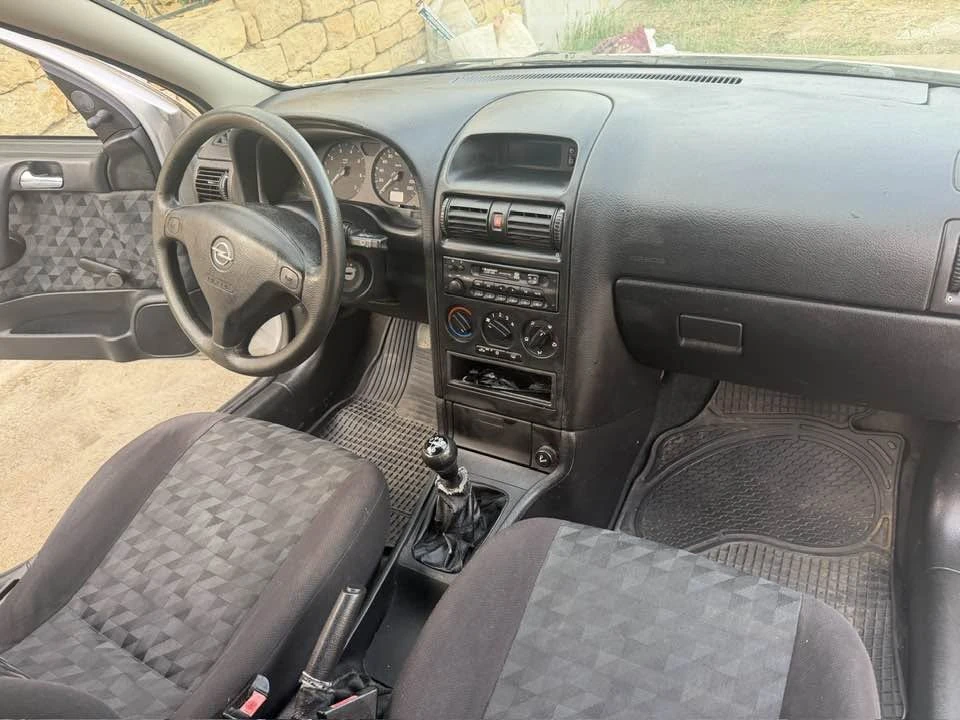 Opel Astra 1.6 klima, снимка 17 - Автомобили и джипове - 54922932