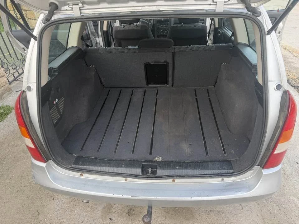 Opel Astra 1.6 klima, снимка 13 - Автомобили и джипове - 54922932