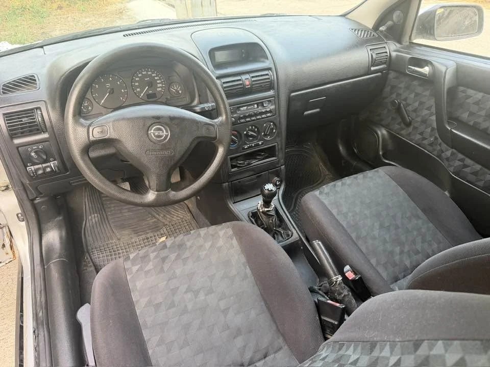 Opel Astra 1.6 klima, снимка 7 - Автомобили и джипове - 54922932