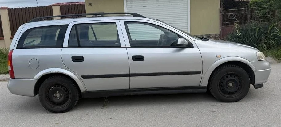 Opel Astra 1.6 klima, снимка 5 - Автомобили и джипове - 54922932