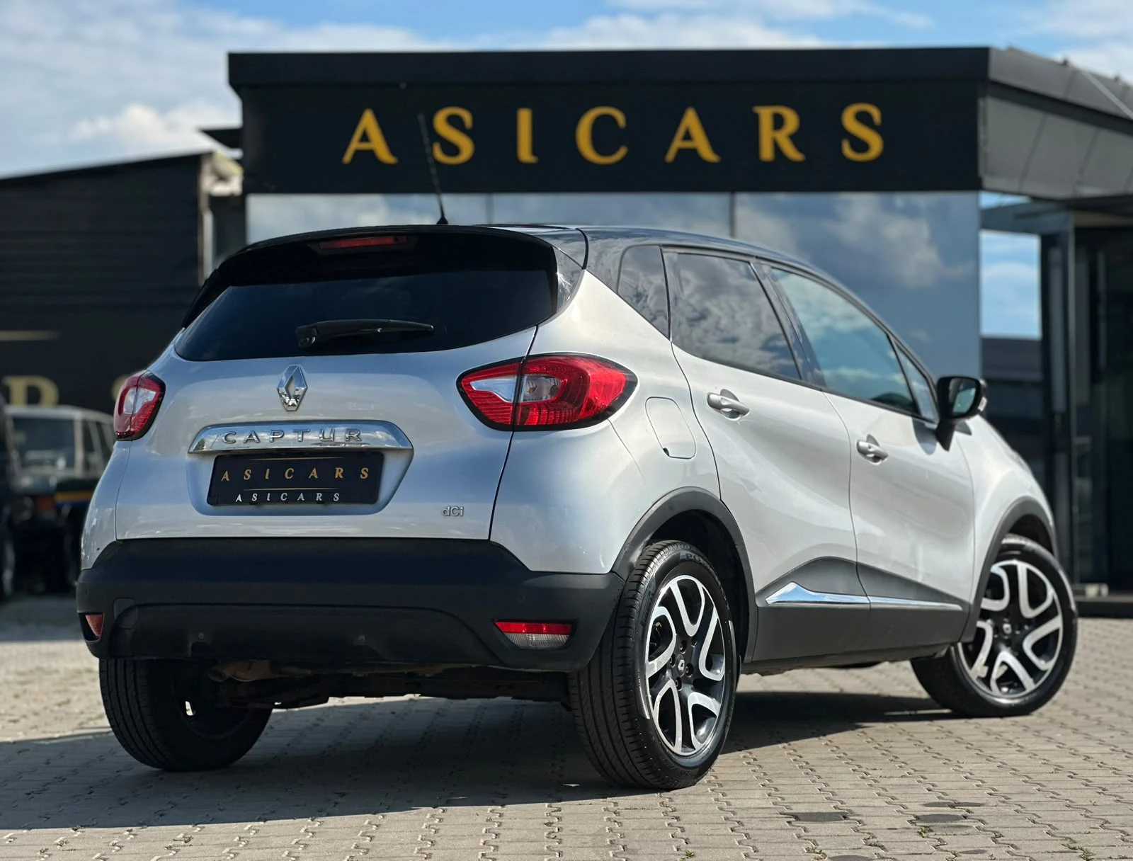 Renault Captur / 1.5D / EURO 6 / NAVI /, снимка 5 - Автомобили и джипове - 55217084
