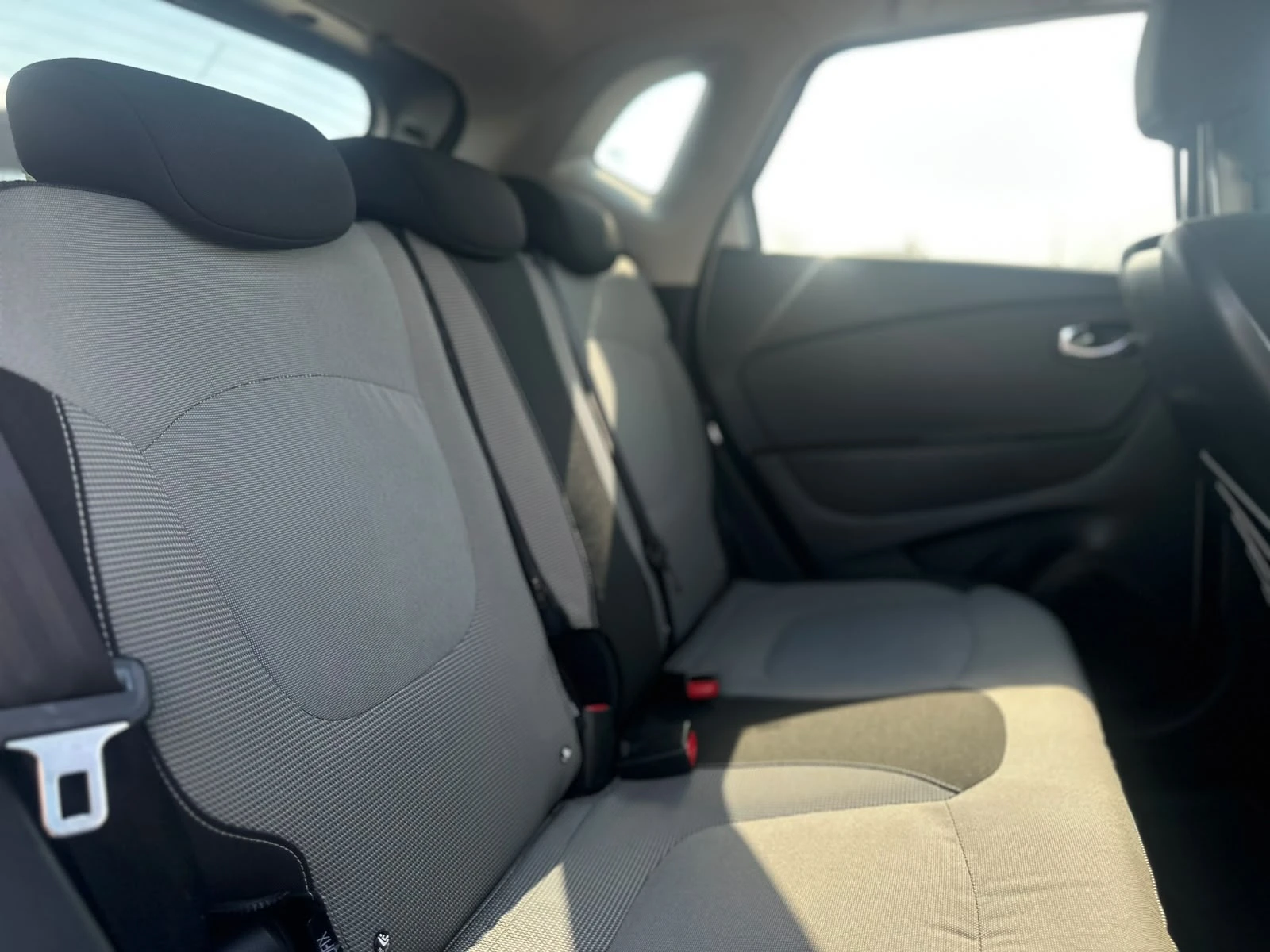 Renault Captur / 1.5D / EURO 6 / NAVI /, снимка 12 - Автомобили и джипове - 55217084