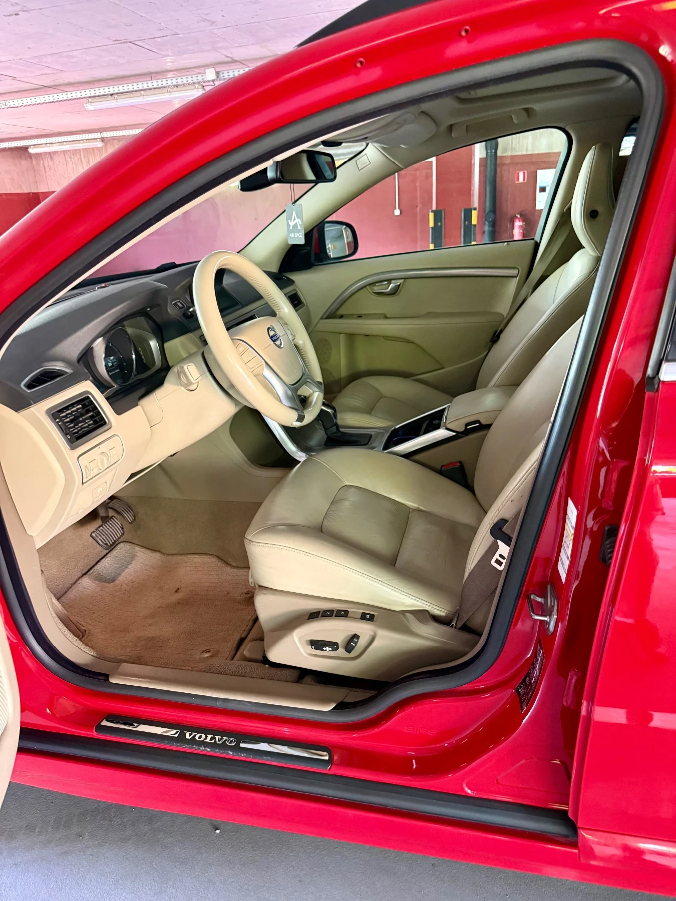 Volvo V70 D5 AWD 215, снимка 8 - Автомобили и джипове - 55422002