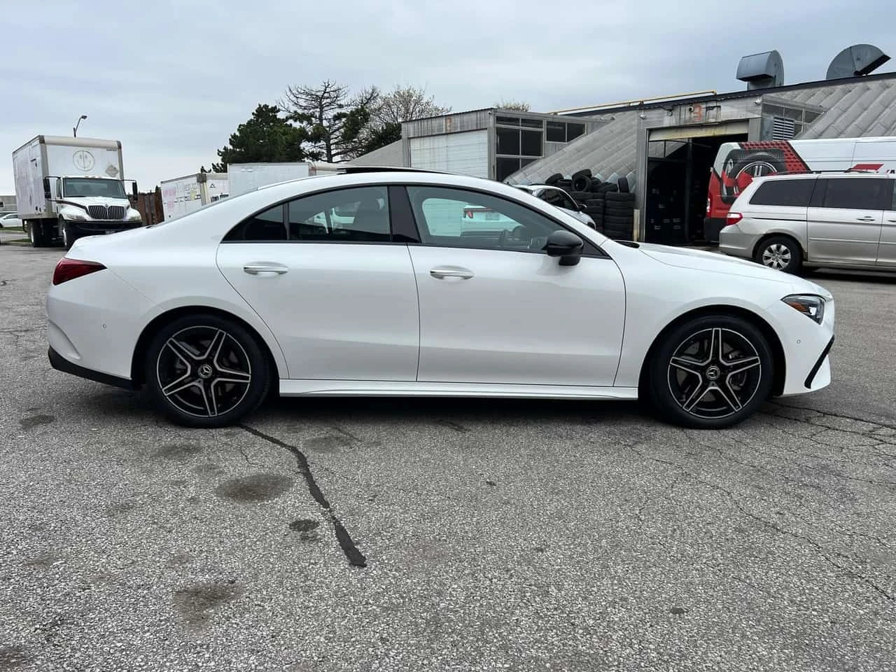 Mercedes-Benz CLA 250 4MATIC | CARFAX | АВТОКРЕДИТ БЕЗ ПЪРВОНАЧАЛНА, снимка 4 - Автомобили и джипове - 55667899
