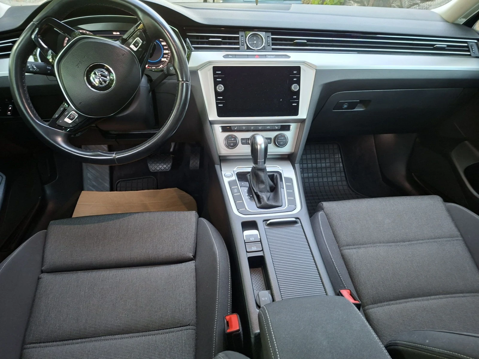 VW Passat 2.0 TDI HIGHLINE, снимка 11 - Автомобили и джипове - 56157861