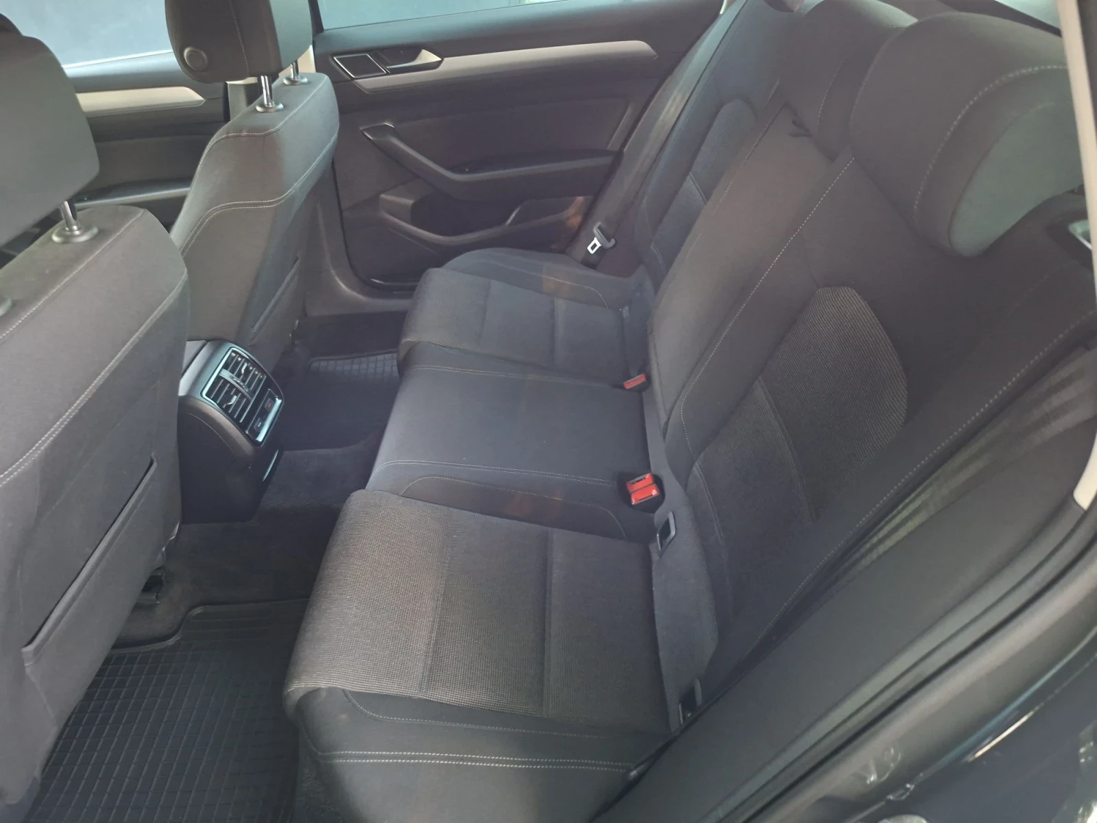 VW Passat 2.0 TDI HIGHLINE, снимка 10 - Автомобили и джипове - 56157861