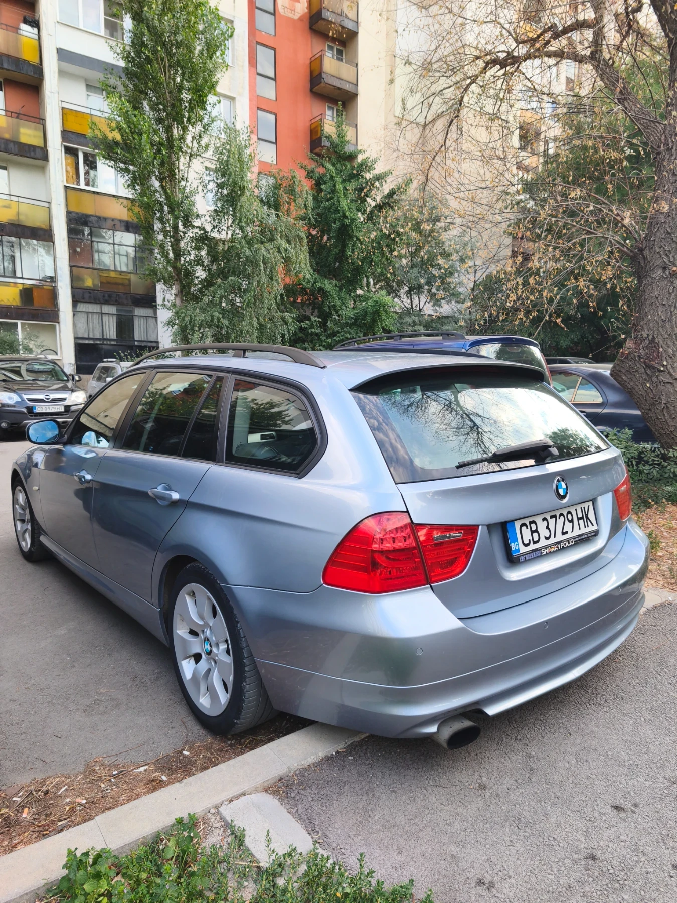 BMW 318 Touring, снимка 6 - Автомобили и джипове - 55734811