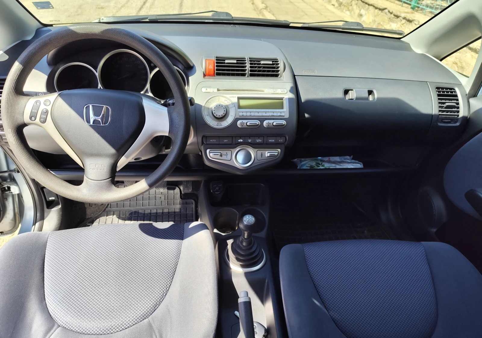 Honda Jazz, снимка 8 - Автомобили и джипове - 55993411