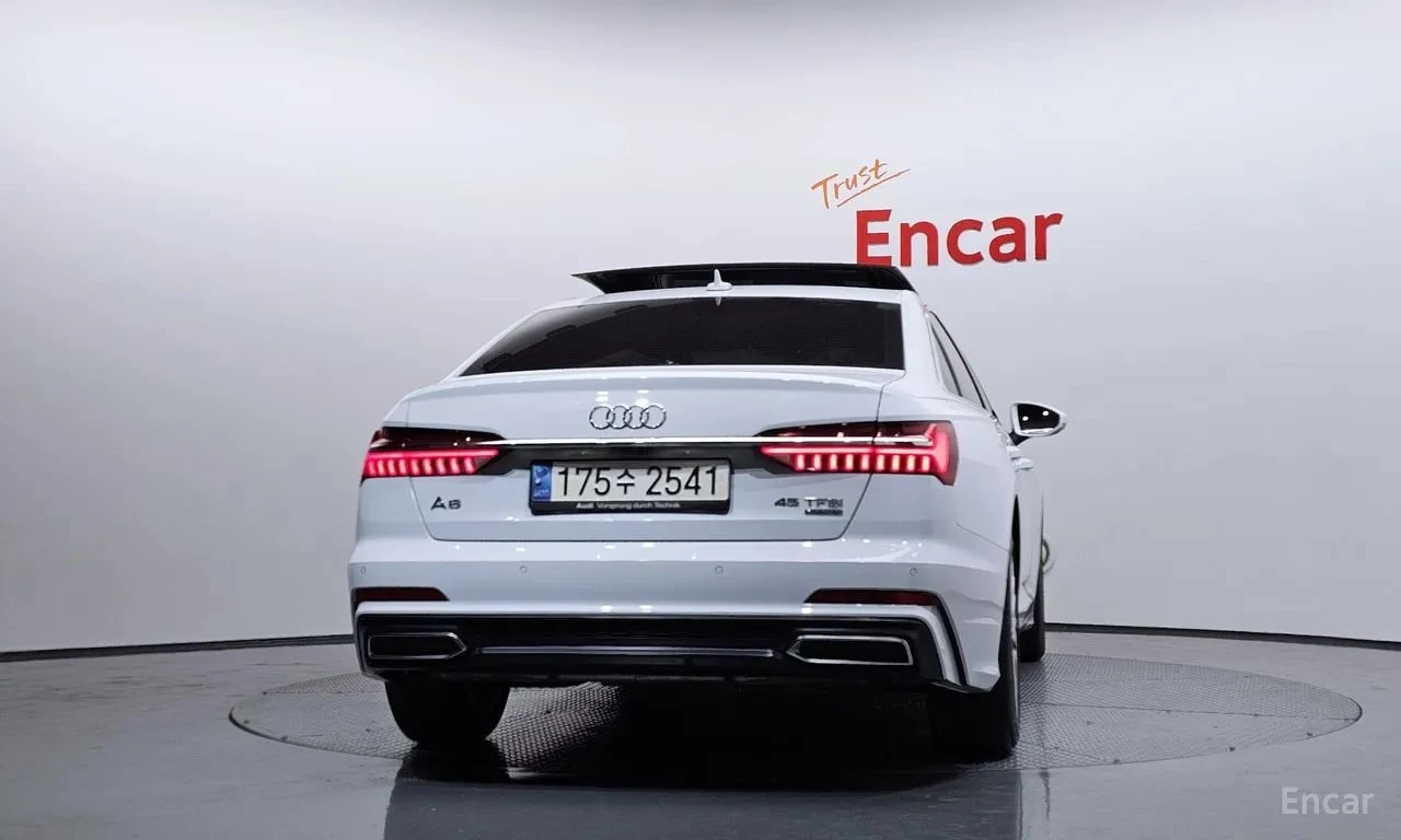 Audi A6 45 TFSI| ОБДУХВАНЕ| 360| ХЕДЪП| ПАНО| , снимка 4 - Автомобили и джипове - 56107935