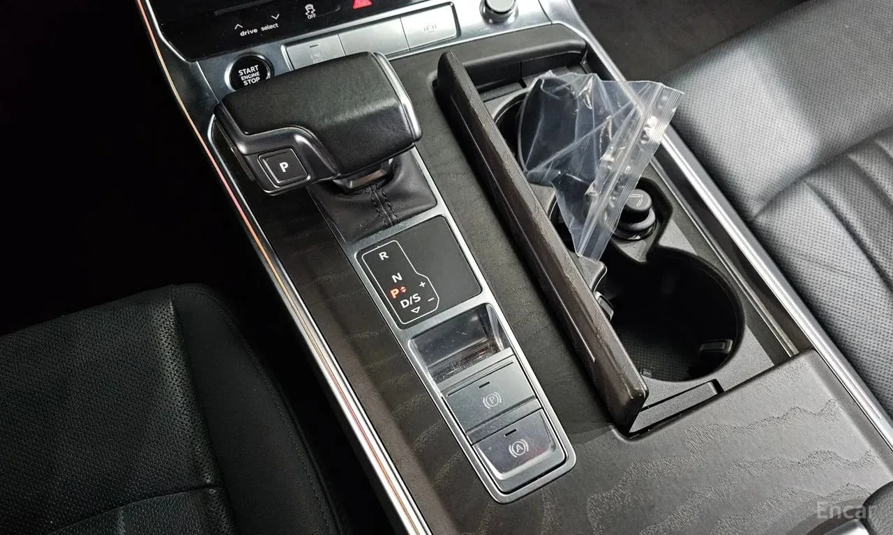 Audi A6 45 TFSI| ОБДУХВАНЕ| 360| ХЕДЪП| ПАНО| , снимка 9 - Автомобили и джипове - 56107935