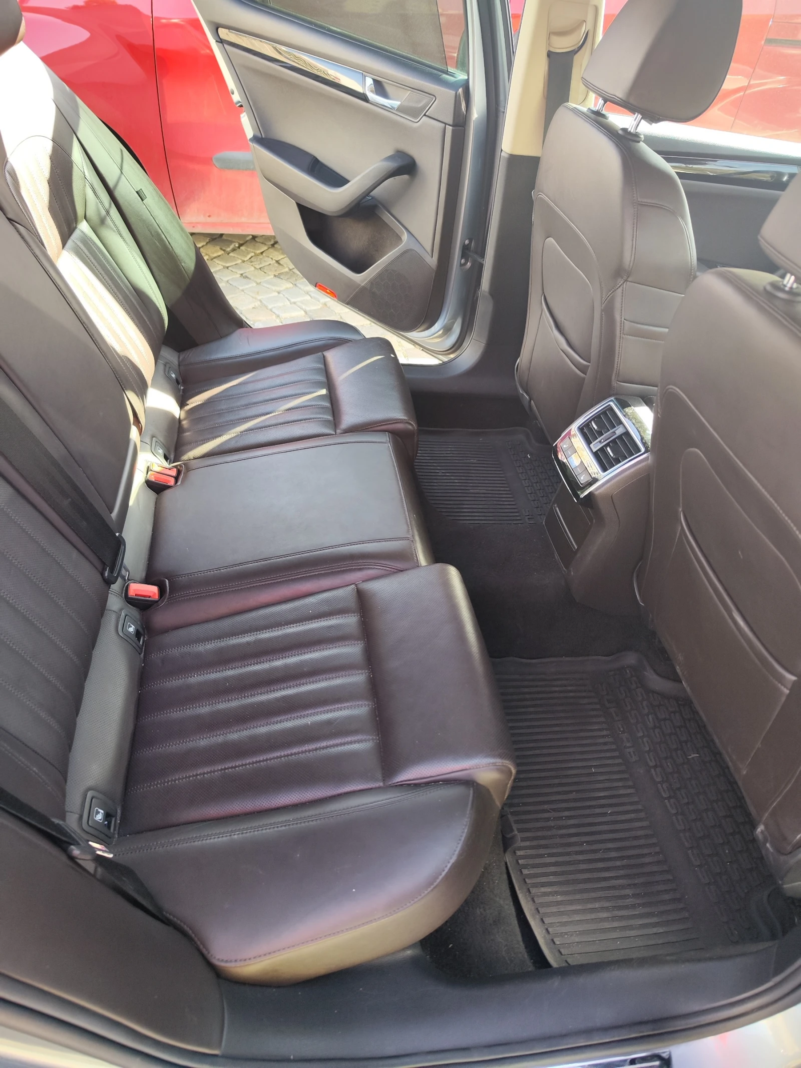 Skoda Superb, снимка 7 - Автомобили и джипове - 56611237