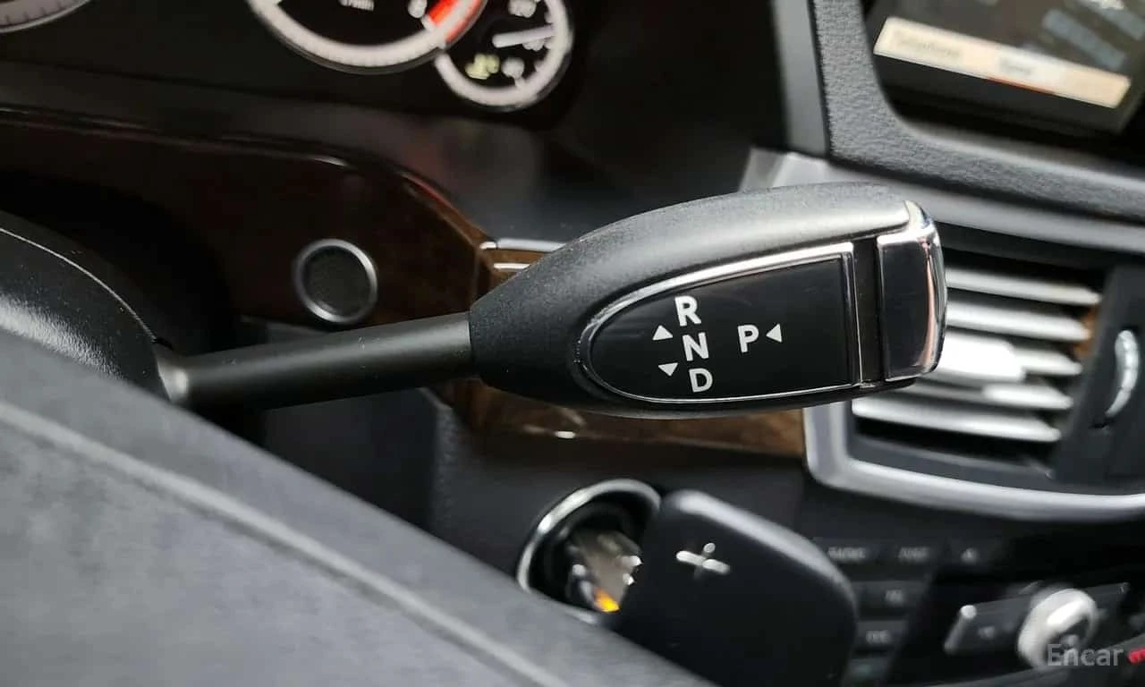 Mercedes-Benz E 200 * E200 CGI * ЦЕНА ДО БГ, снимка 10 - Автомобили и джипове - 56742142