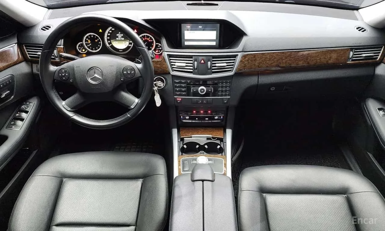 Mercedes-Benz E 200 * E200 CGI * ЦЕНА ДО БГ, снимка 8 - Автомобили и джипове - 56742142