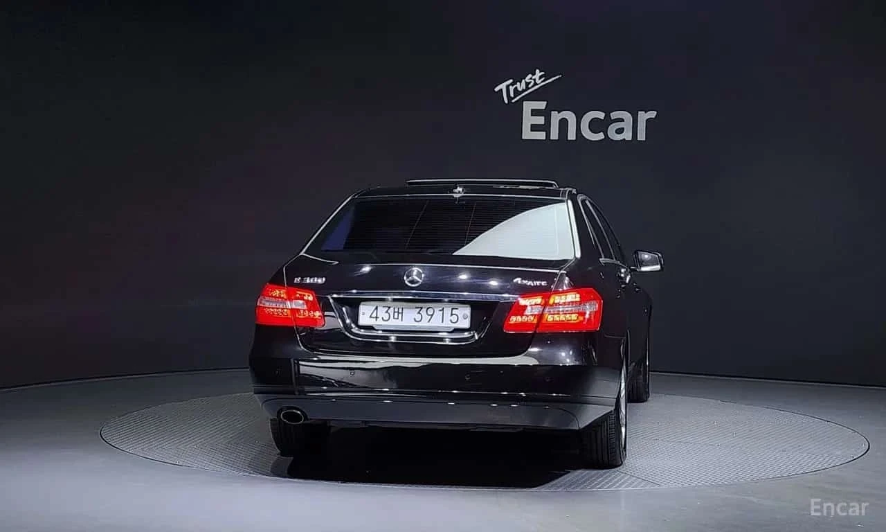 Mercedes-Benz E 200 * E200 CGI * ЦЕНА ДО БГ, снимка 4 - Автомобили и джипове - 56742142
