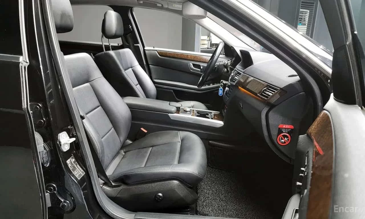 Mercedes-Benz E 200 * E200 CGI * ЦЕНА ДО БГ, снимка 6 - Автомобили и джипове - 56742142