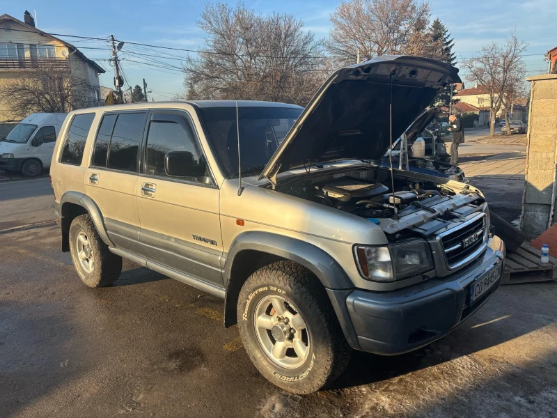 Isuzu Trooper 3000, снимка 4 - Автомобили и джипове - 49486573