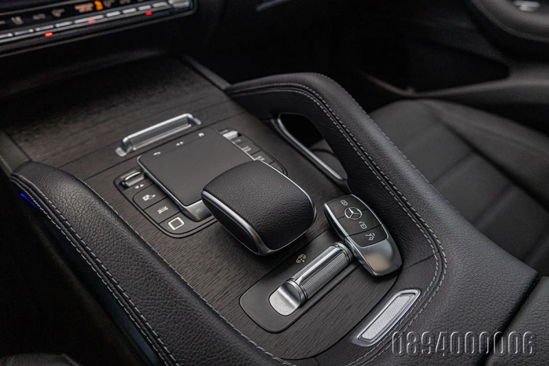 Mercedes-Benz GLE 350 DE FACE 4M AMG E-HYBRID EXCLUSIVE PANO ОБДУХВАНЕ, снимка 15 - Автомобили и джипове - 52297186