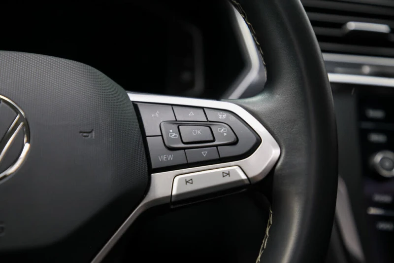 VW Tiguan Comfortline* 4Motion* АвтоКредит* (Цена до БГ), снимка 17 - Автомобили и джипове - 53246859