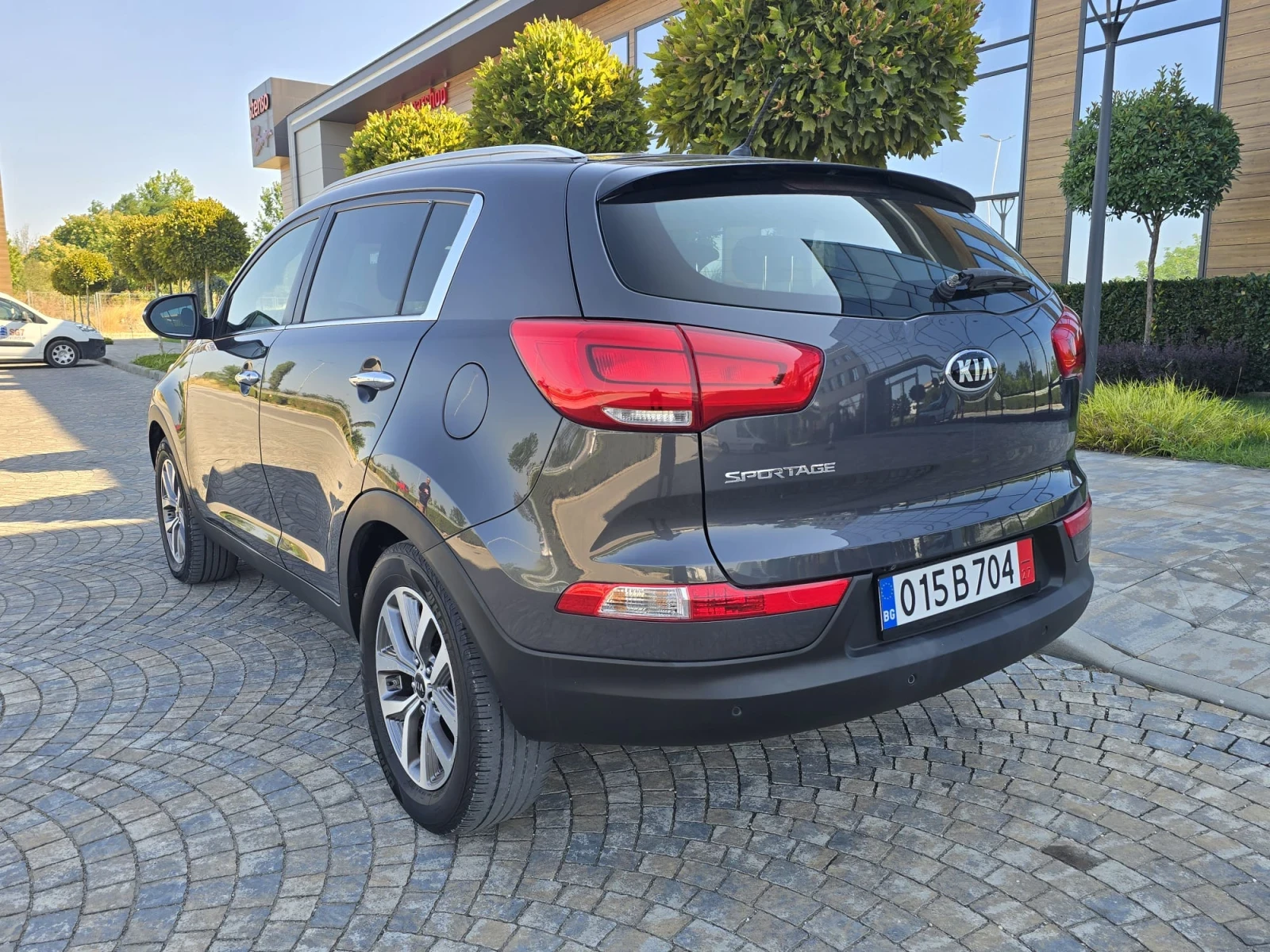 Kia Sportage 1.6i Facelift Фабрична газова уредба - изображение 3