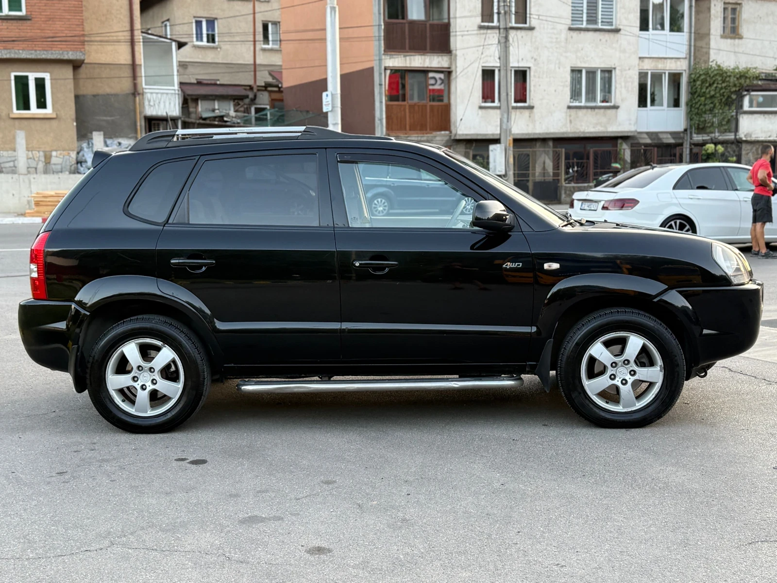 Hyundai Tucson 2.0i Газ* Навигация* Климатик* 4х4 - изображение 6