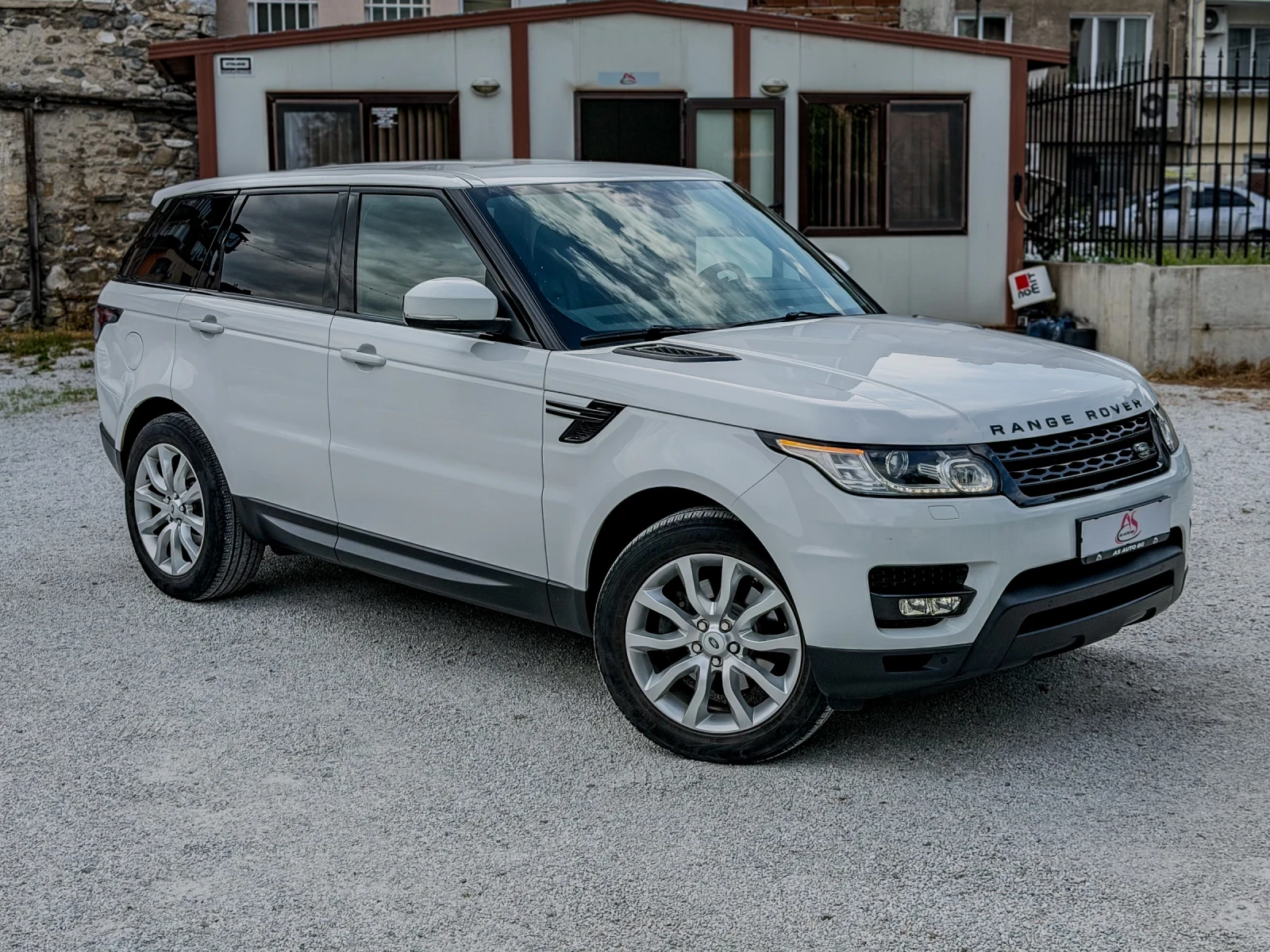 Land Rover Range Rover Sport 3.0D* 8ZF* SHADOW EDITION* КАМЕРА* HEATED SEATS, снимка 3 - Автомобили и джипове - 53347645