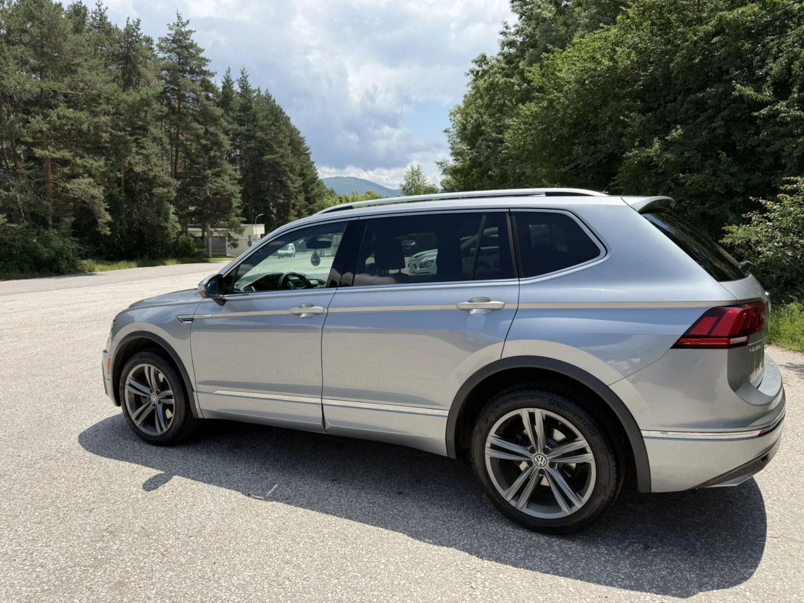 VW Tiguan 2.0 TSI R-LINE HIGHLINE 4MOTION, снимка 12 - Автомобили и джипове - 54807359