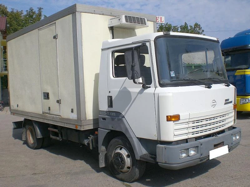 Nissan L35 T135.75-ХЛАДИЛЕН, снимка 1 - Бусове и автобуси - 315580