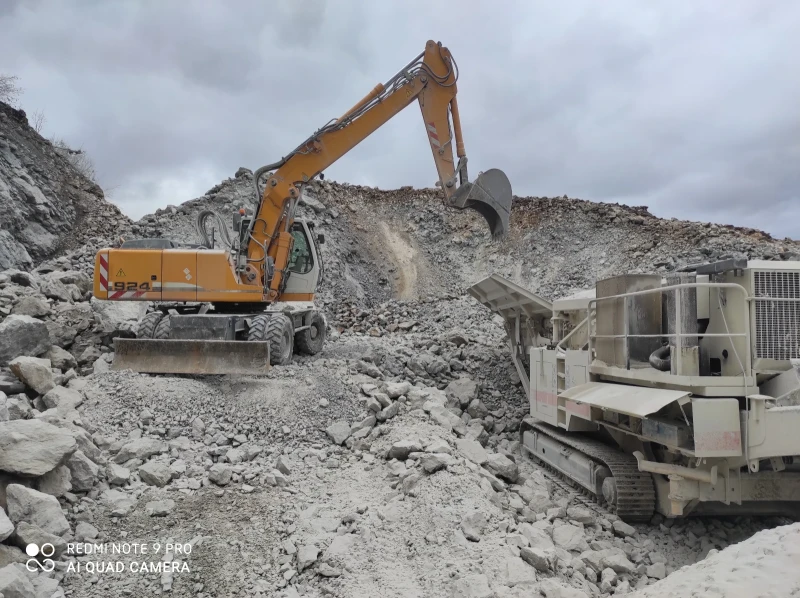 Багер Liebherr A924, снимка 2 - Индустриална техника - 52575719