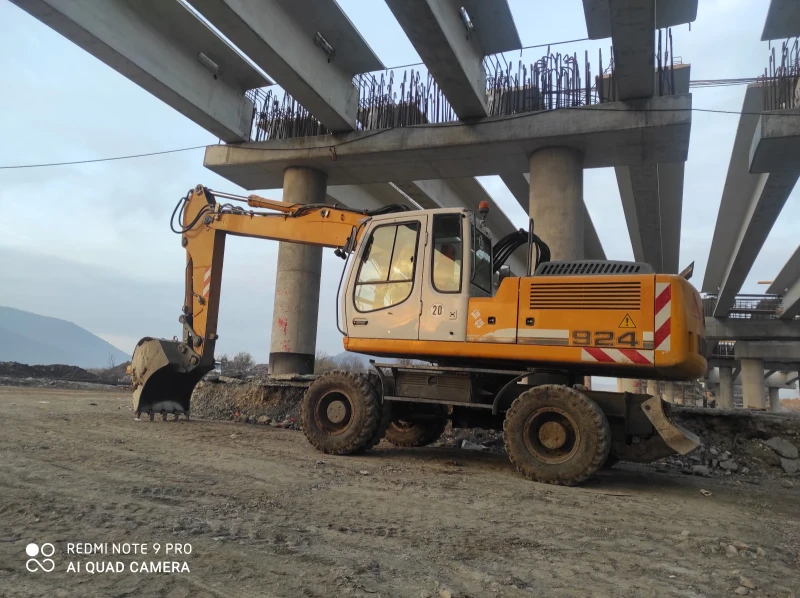 Багер Liebherr A924, снимка 4 - Индустриална техника - 52575719