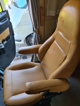 Кемпер Mercedes-Benz ARCA - INTEGRAL Поръчков с 3 врати , снимка 5