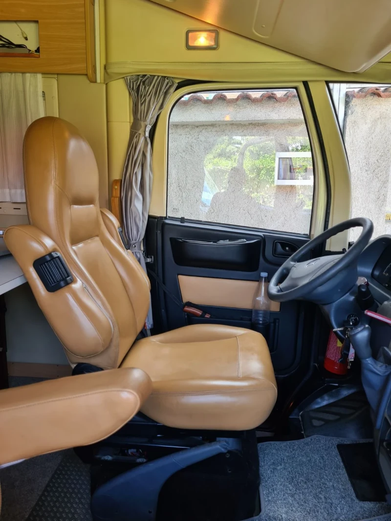 Кемпер Mercedes-Benz ARCA - INTEGRAL Поръчков с 3 врати , снимка 3 - Каравани и кемпери - 53007637