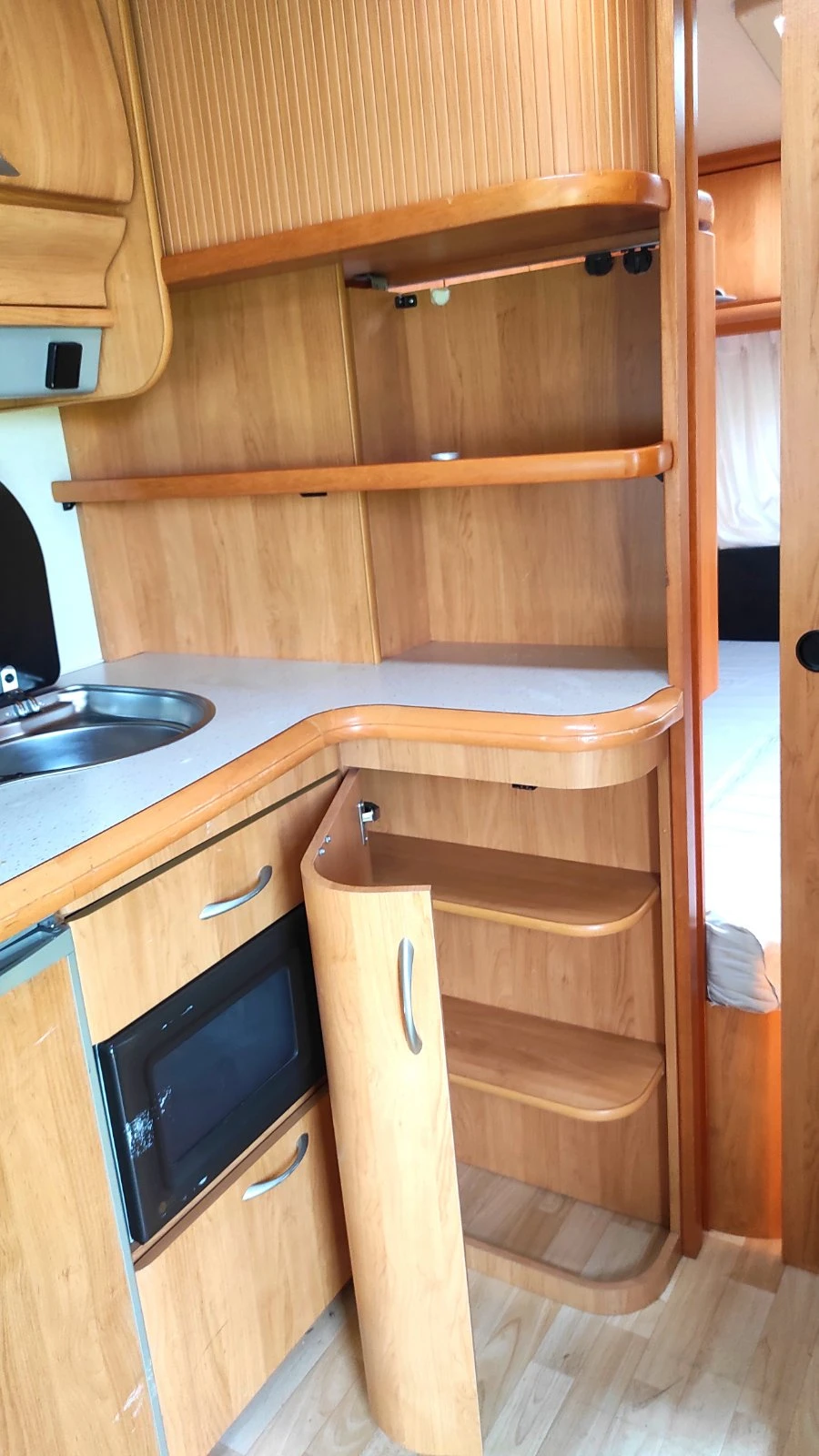 Каравана Hobby Exelent 540 - изображение 9