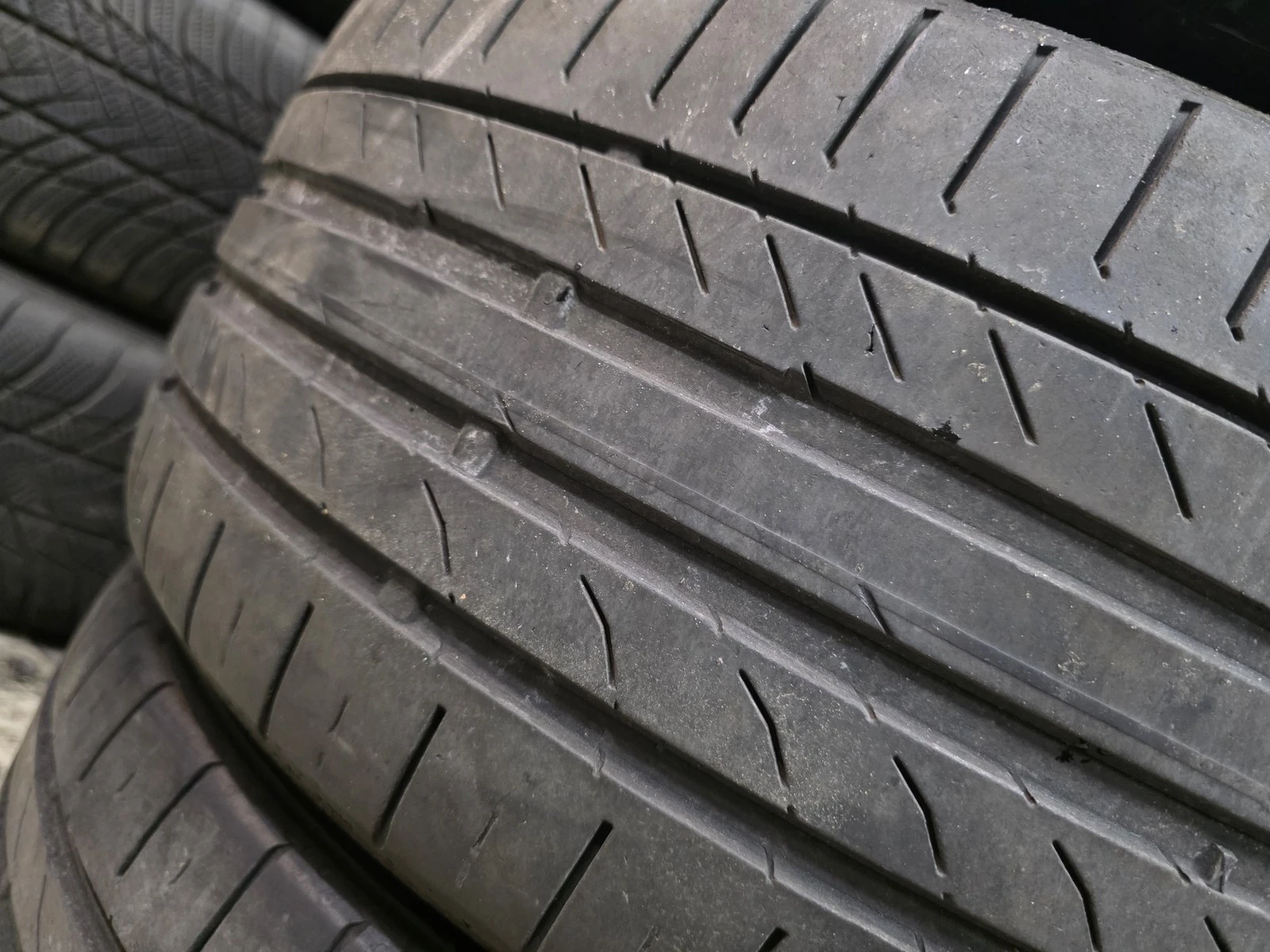 Гуми Летни 215/35R18, снимка 7 - Гуми и джанти - 56687769