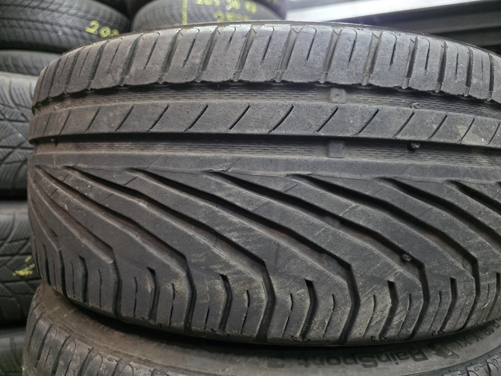 Гуми Летни 215/35R18