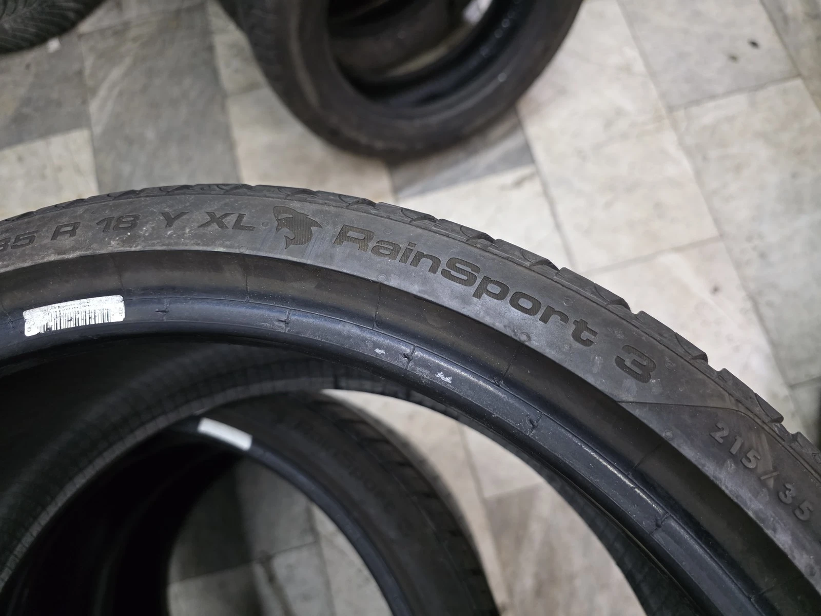 Гуми Летни 215/35R18, снимка 9 - Гуми и джанти - 56687769