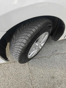 Toyota Auris, снимка 9