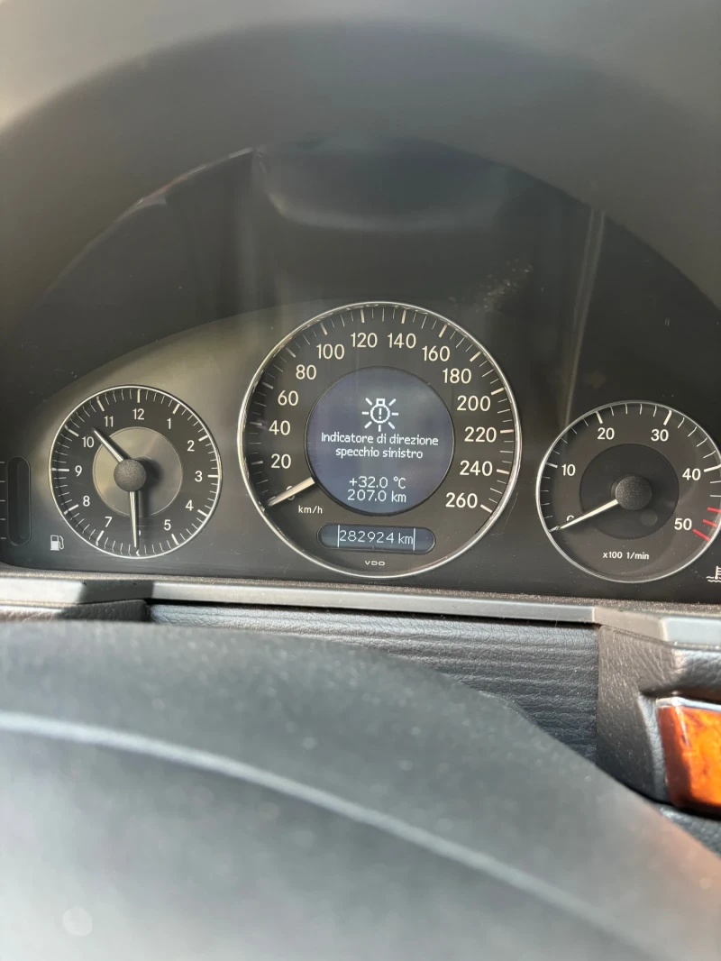 Mercedes-Benz E 320, снимка 8 - Автомобили и джипове - 47132217