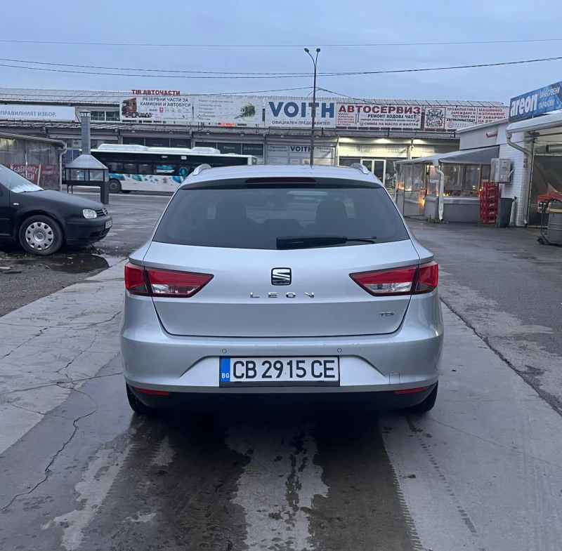 Seat Leon 1.6 TDI, снимка 4 - Автомобили и джипове - 47944270