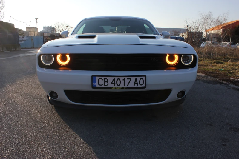 Dodge Challenger R/T, снимка 2 - Автомобили и джипове - 48435420