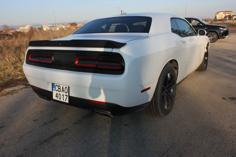 Dodge Challenger R/T, снимка 5 - Автомобили и джипове - 48435420