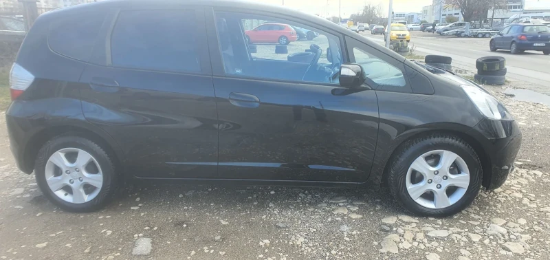 Honda Jazz, снимка 2 - Автомобили и джипове - 48576637