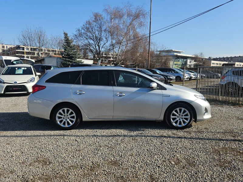 Toyota Auris 1.8 hybrid/99k.c, снимка 4 - Автомобили и джипове - 48917370