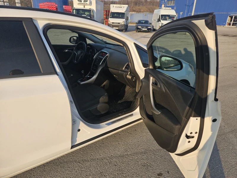 Opel Astra 1.4 газ-бензин , снимка 6 - Автомобили и джипове - 49149856