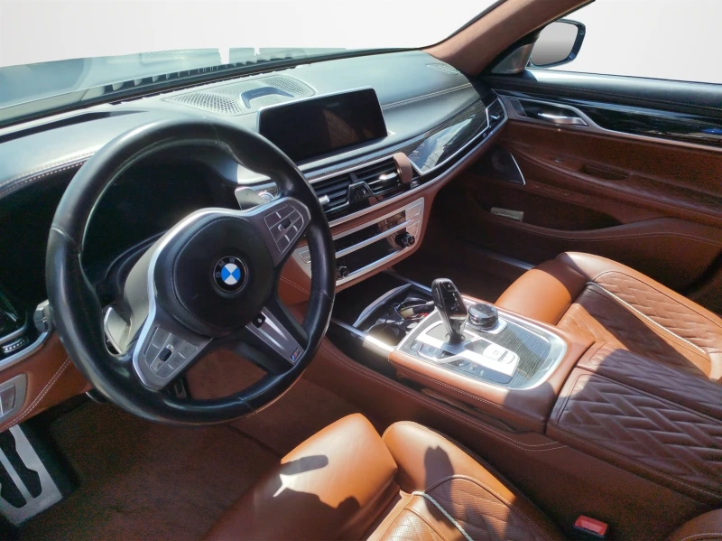 BMW 750 xDrive, снимка 6 - Автомобили и джипове - 51092151
